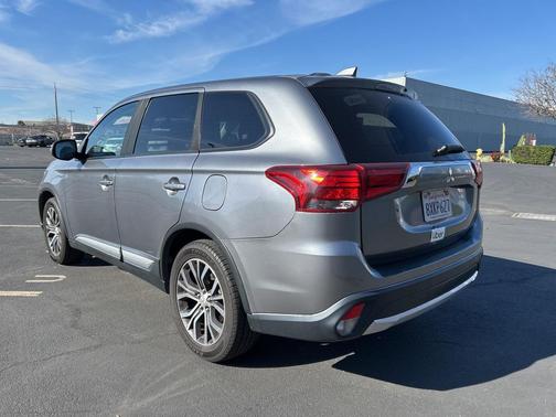 2018 Mitsubishi Outlander SE