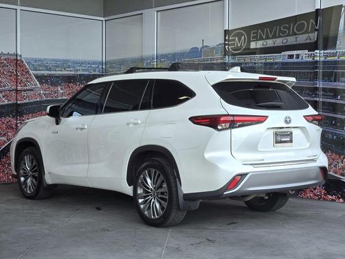 2020 Toyota Highlander Hybrid Platinum