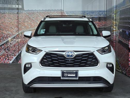 2020 Toyota Highlander Hybrid Platinum