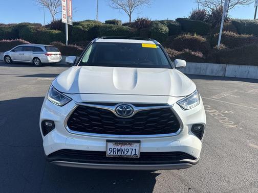 2020 Toyota Highlander Hybrid Platinum