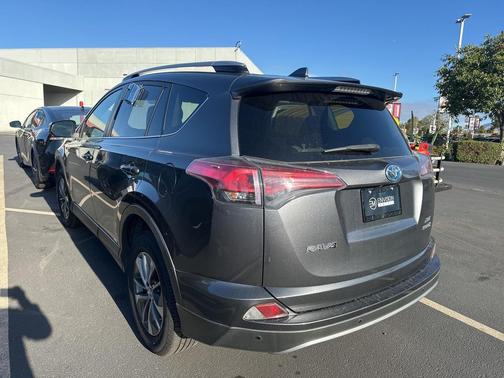 2017 Toyota RAV4 Hybrid XLE
