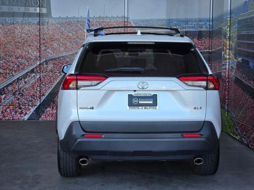 Wind Chill Pearl 2023 Toyota RAV4 XLE Premium