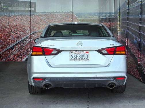 2022 Nissan Altima SR FWD