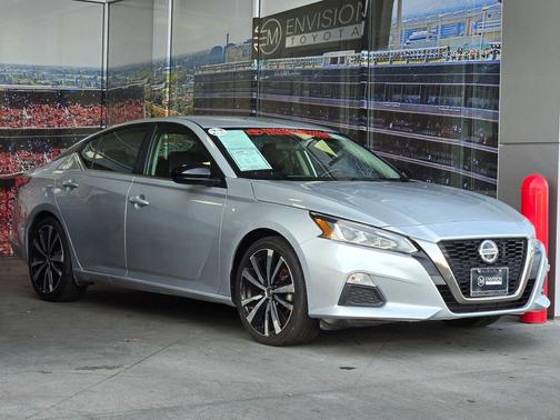 2022 Nissan Altima SR FWD