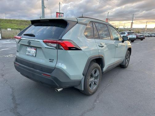 2021 Toyota RAV4 XLE