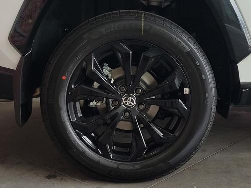 2025 Toyota RAV4 Hybrid SE