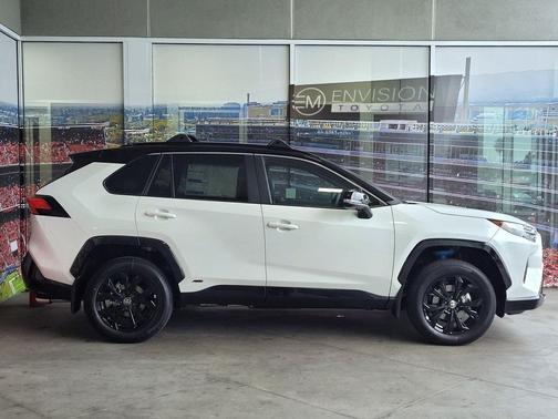 2025 Toyota RAV4 Hybrid SE