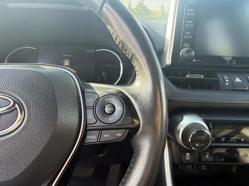 2021 Toyota RAV4 Hybrid SE