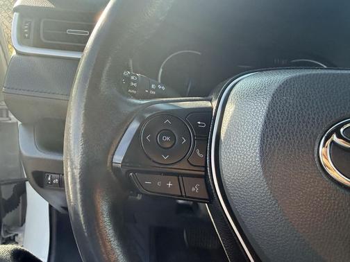 2021 Toyota RAV4 Hybrid SE