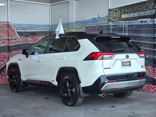 2021 Toyota RAV4 Hybrid SE