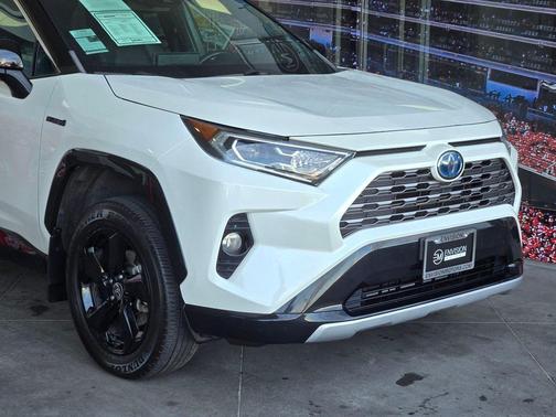 2021 Toyota RAV4 Hybrid SE
