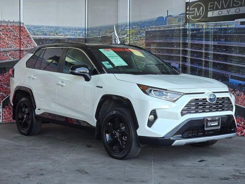 2021 Toyota RAV4 Hybrid SE