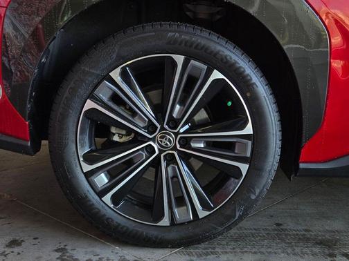 Supersonic Red w/Black Roof 2023 Toyota bZ4X Limited