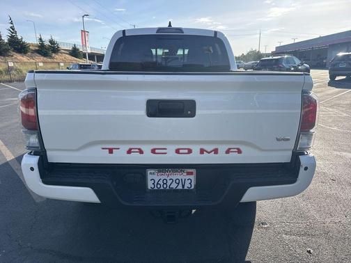 Ice Cap 2023 Toyota Tacoma TRD Sport