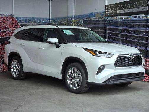 Wind Chill Pearl 2026 Toyota Highlander Hybrid Limited