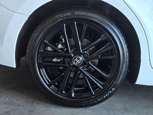 Ice Cap 2026 Toyota Camry SE