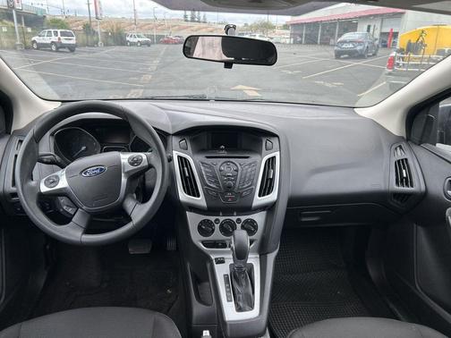 STERLING GRAY METALLIC 2014 Ford Focus SE