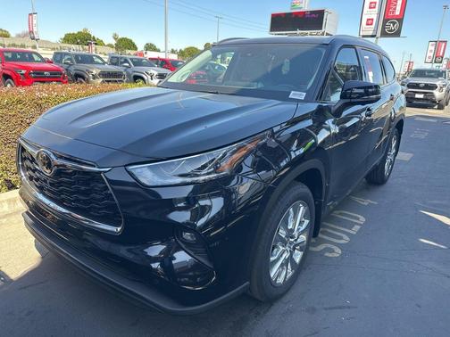 Midnight Black Metallic 2026 Toyota Highlander Hybrid Limited