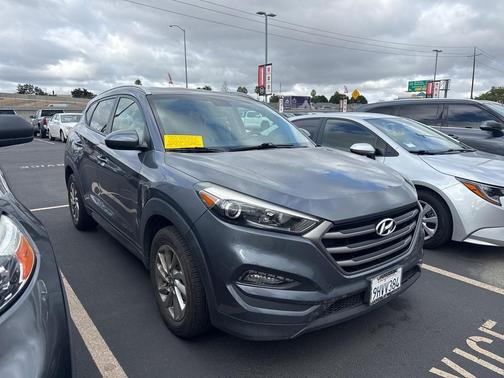 2016 Hyundai TUCSON SE