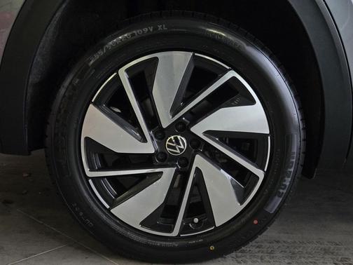 2024 Volkswagen Atlas 2.0T SE w/Technology 4MOTION