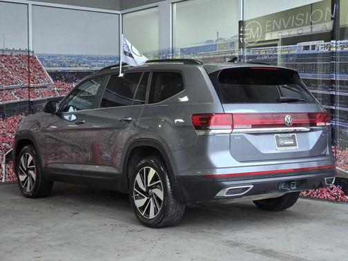 2024 Volkswagen Atlas 2.0T SE w/Technology 4MOTION