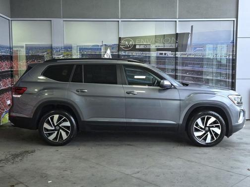 2024 Volkswagen Atlas 2.0T SE w/Technology 4MOTION