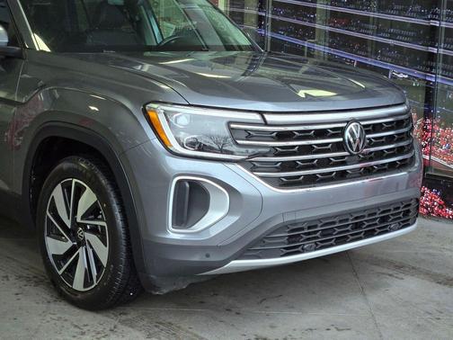 2024 Volkswagen Atlas 2.0T SE w/Technology 4MOTION