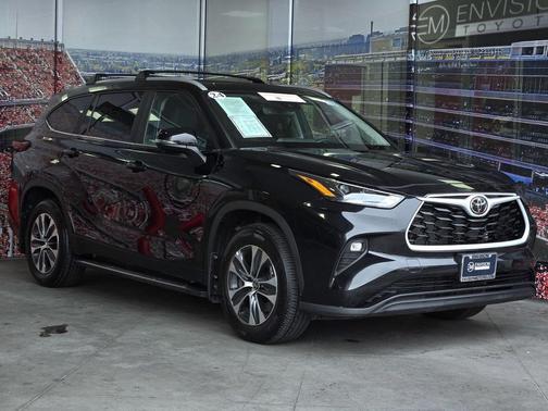 2024 Toyota Highlander XLE