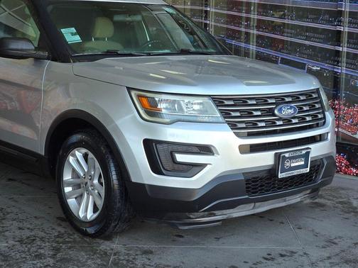 2017 Ford Explorer Base