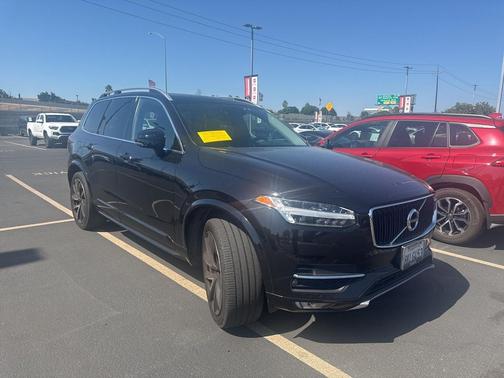 2019 Volvo XC90 T6 Momentum