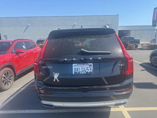 2019 Volvo XC90 T6 Momentum