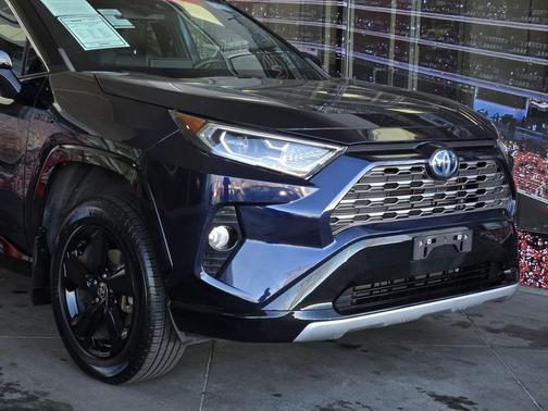 2021 Toyota RAV4 Hybrid SE