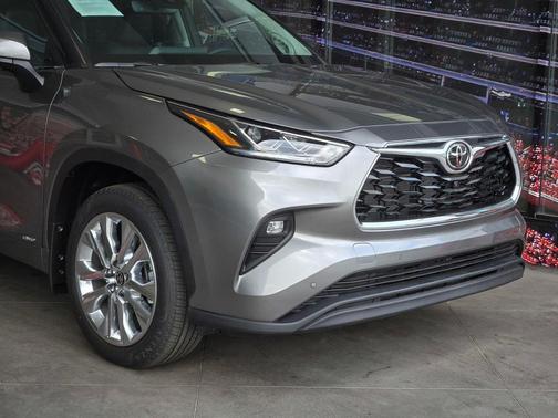 Heavy Metal 2026 Toyota Highlander Hybrid Limited