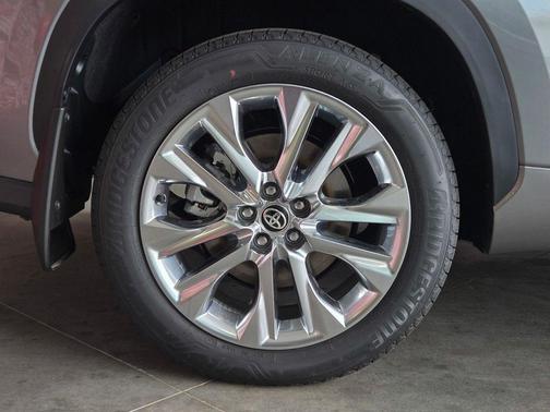 Heavy Metal 2026 Toyota Highlander Hybrid Limited