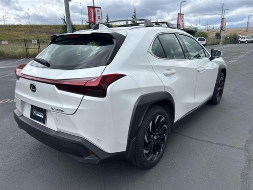 Eminent White Pearl 2024 Lexus UX 250h Base