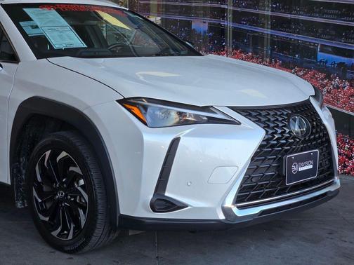 Eminent White Pearl 2024 Lexus UX 250h Base