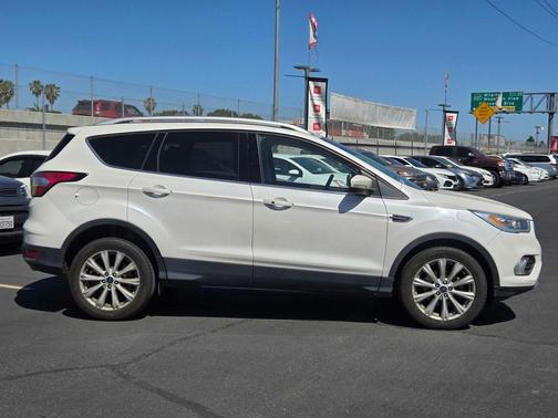 WHITE PLATINUM MET TRI-COAT 2017 Ford Escape Titanium