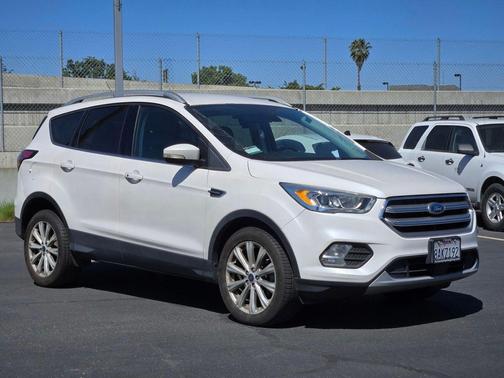 WHITE PLATINUM MET TRI-COAT 2017 Ford Escape Titanium
