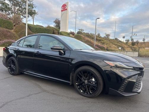 Midnight Black Metallic 2025 Toyota Camry SE