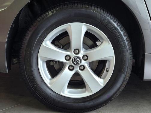 2019 Toyota Sienna LE