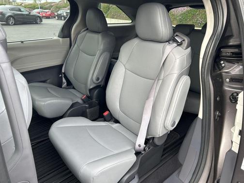 Predawn Gray Mica 2024 Toyota Sienna XLE