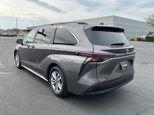 Predawn Gray Mica 2024 Toyota Sienna XLE
