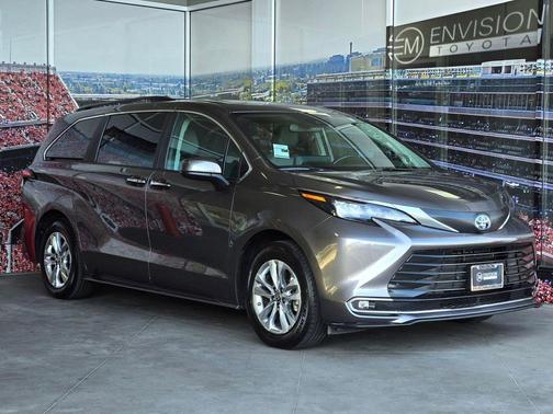 Predawn Gray Mica 2024 Toyota Sienna XLE