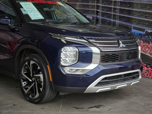 2024 Mitsubishi Outlander SE Black Edition S-AWC