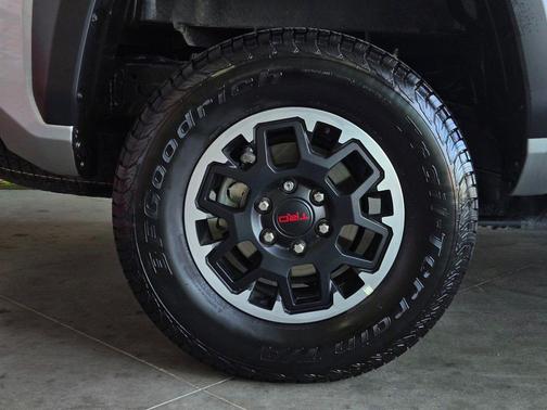 2025 Toyota Tacoma TRD Off Road