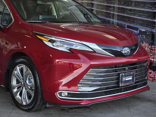 2022 Toyota Sienna Platinum