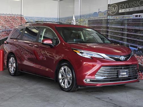 2022 Toyota Sienna Platinum