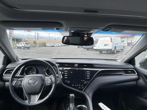 2018 Toyota Camry Hybrid XLE