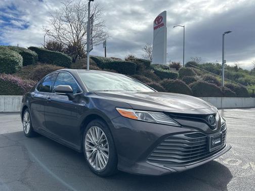 2018 Toyota Camry Hybrid XLE