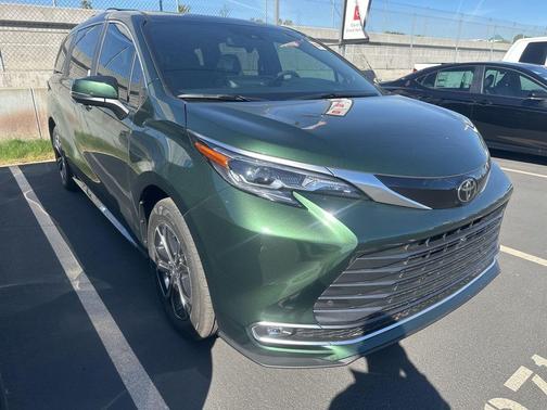 2026 Toyota Sienna Platinum